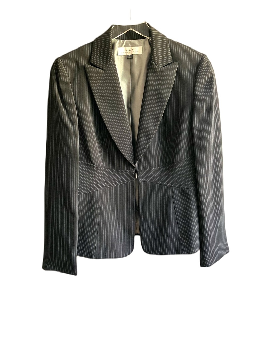 Tahari Black Pinstripe Women's Tailored Blazer Size 6 Notch Collar Office Jacket